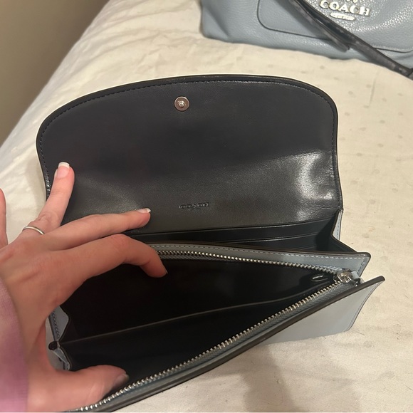 Coach handbag and matching wallet - Picture 4 of 9